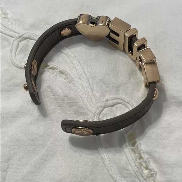 BCBG Generation Bracelet True Love Heart Pink Rose Gold Cuff Excellent condition - Picture 2 of 7